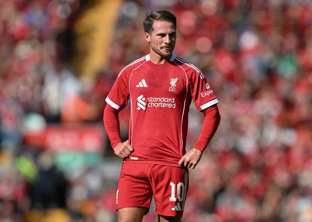 Storage Liverpool Player Former Liverpool star questions midfielder’s role in side - sportzeen.com
