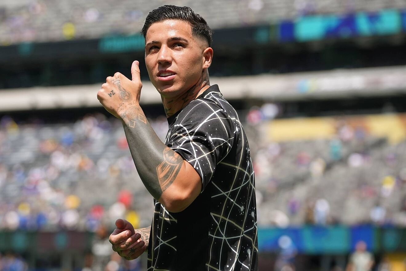 Enzo Fernandez was left naked by Chelsea owner and that's why he received a harsh punishment