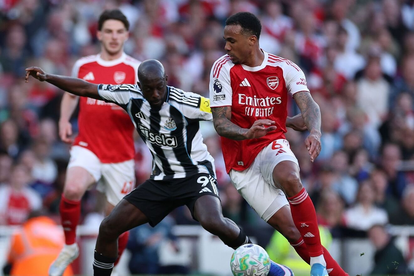 Arsenal regain Premier League lead but pay a price that could change...