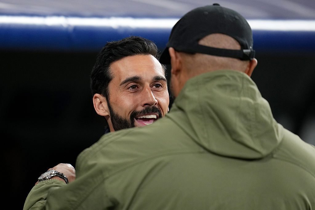 Football Fan With Rattle 📸 Can that rattle Bayern? Real fans set up a spine-tingling start ...